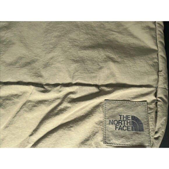 THE NORTH FACE CITY VOYAGER  Water Repellent Tote Bag Lightweight Green - Picture 14 of 14